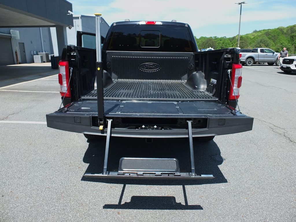 FORD F-150 LARIAT - 9
