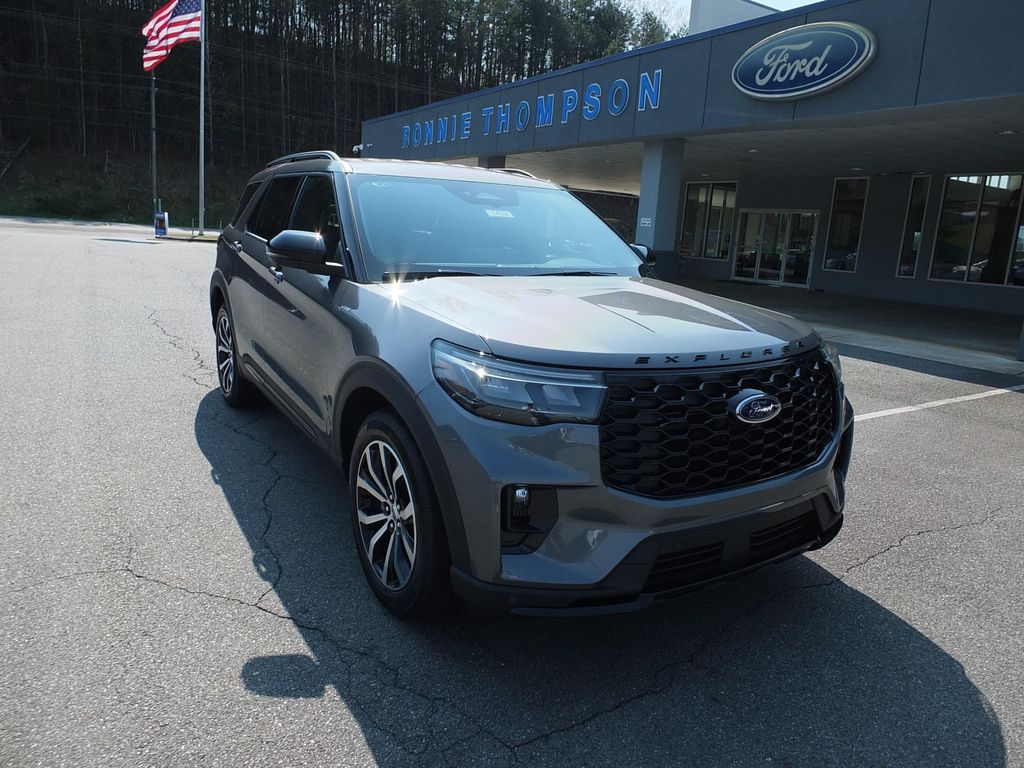 New 2026 Ford Explorer ST-Line