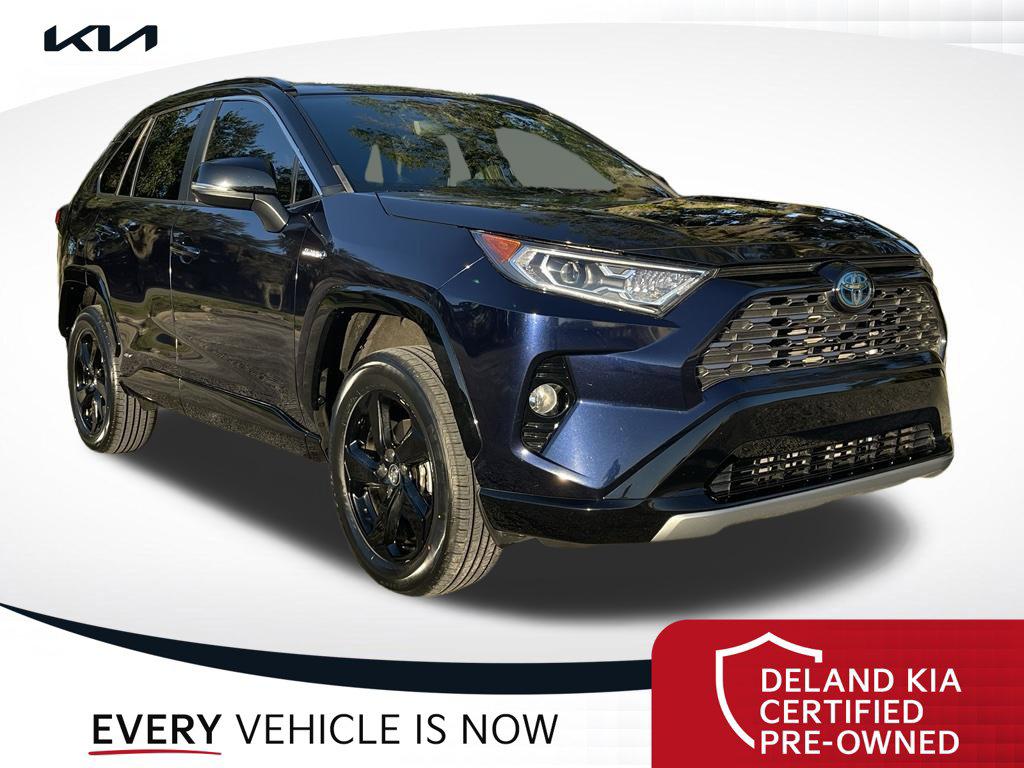 2020 Toyota RAV4 HYBRID SE — фото 1