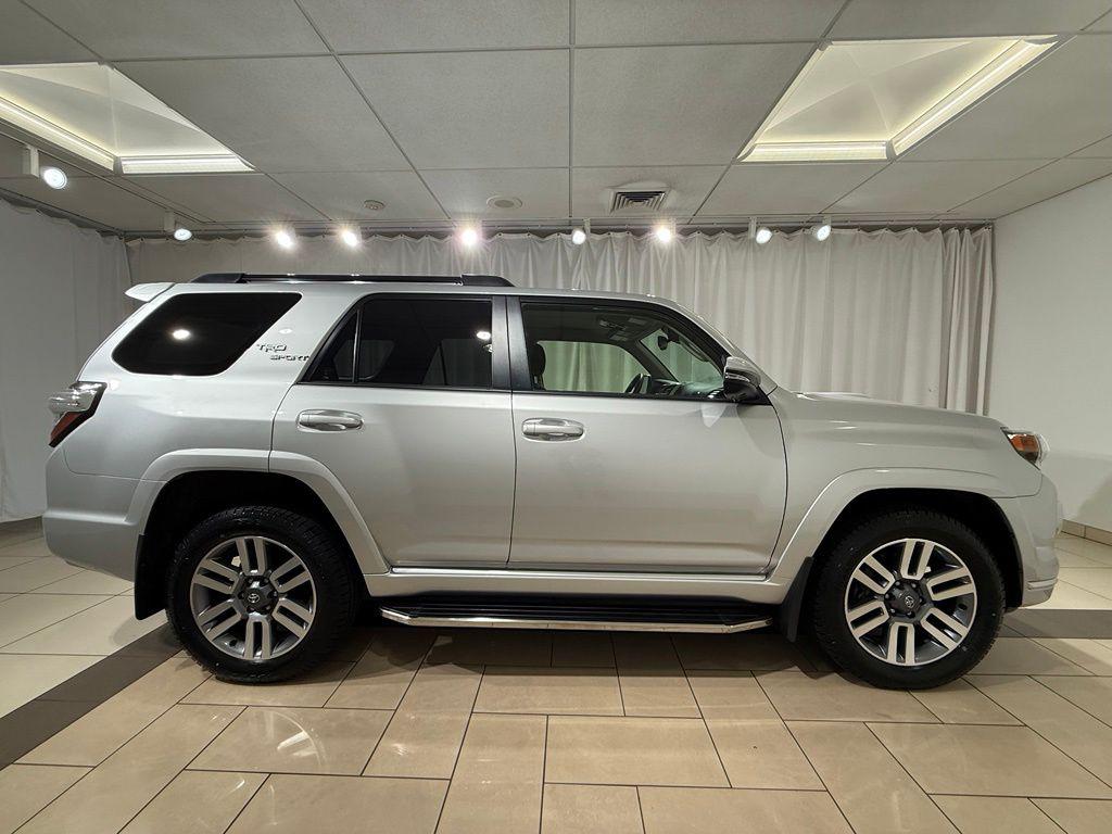 صورة 6 لـ 2024 Toyota 4RUNNER TRD SPORT