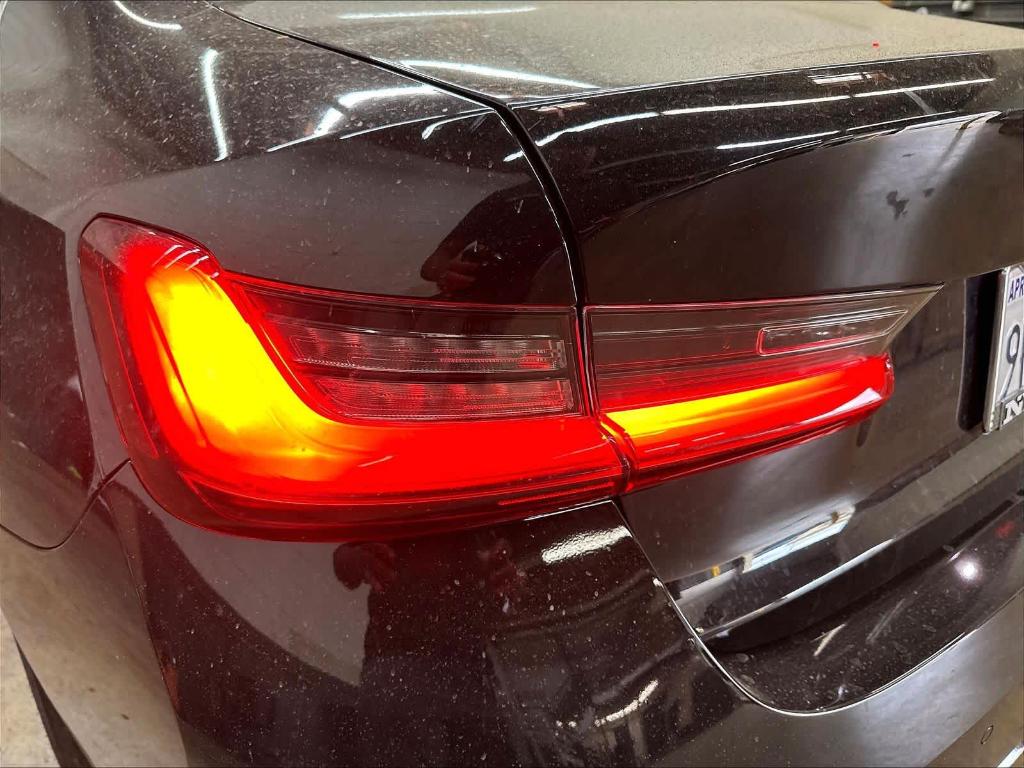 2025 BMW 330 I thumbnail 28
