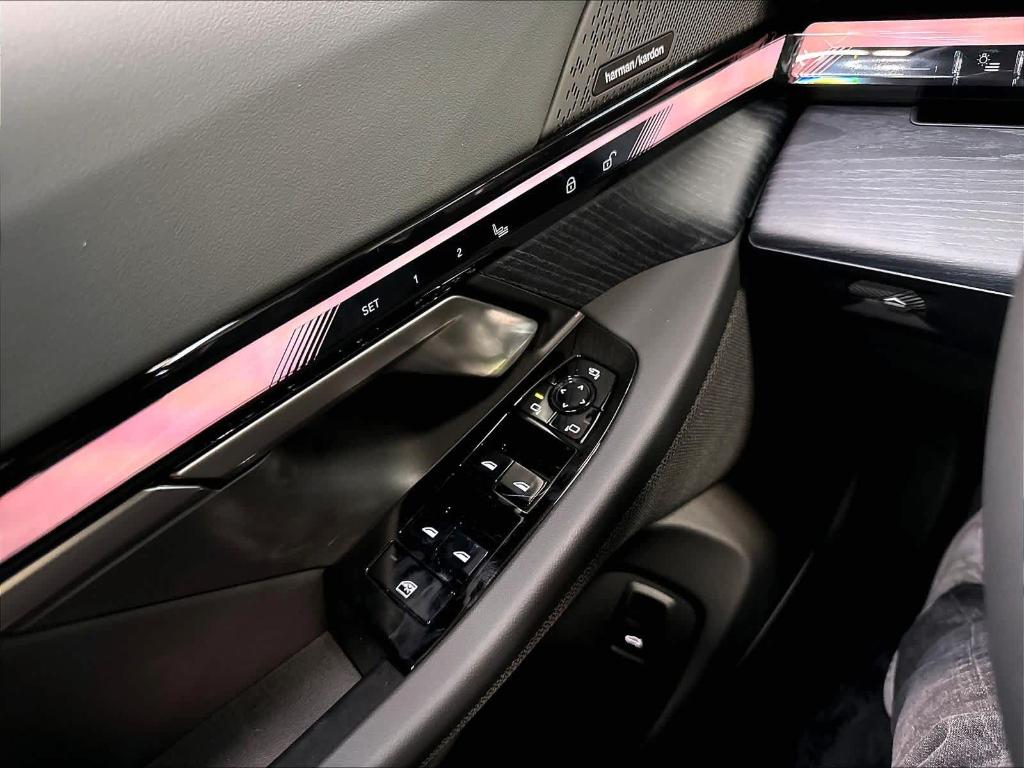 صورة مصغرة 22 لـ 2027 BMW 550E 550E XDRIVE