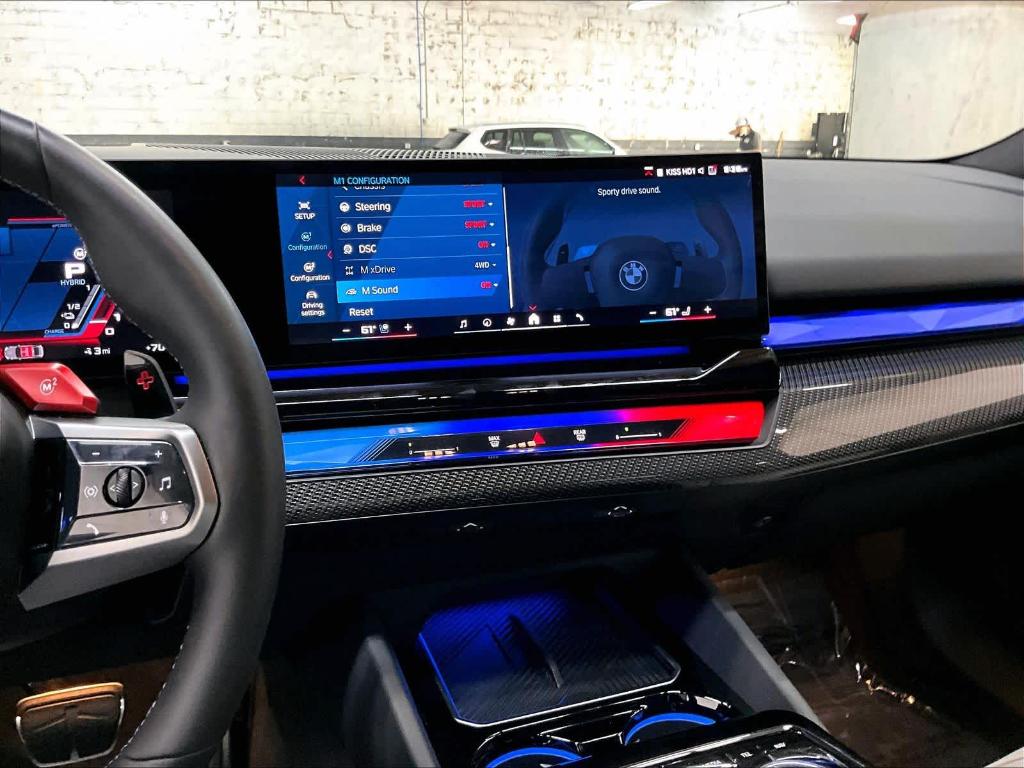 2025 BMW M5 BASE — фото 6