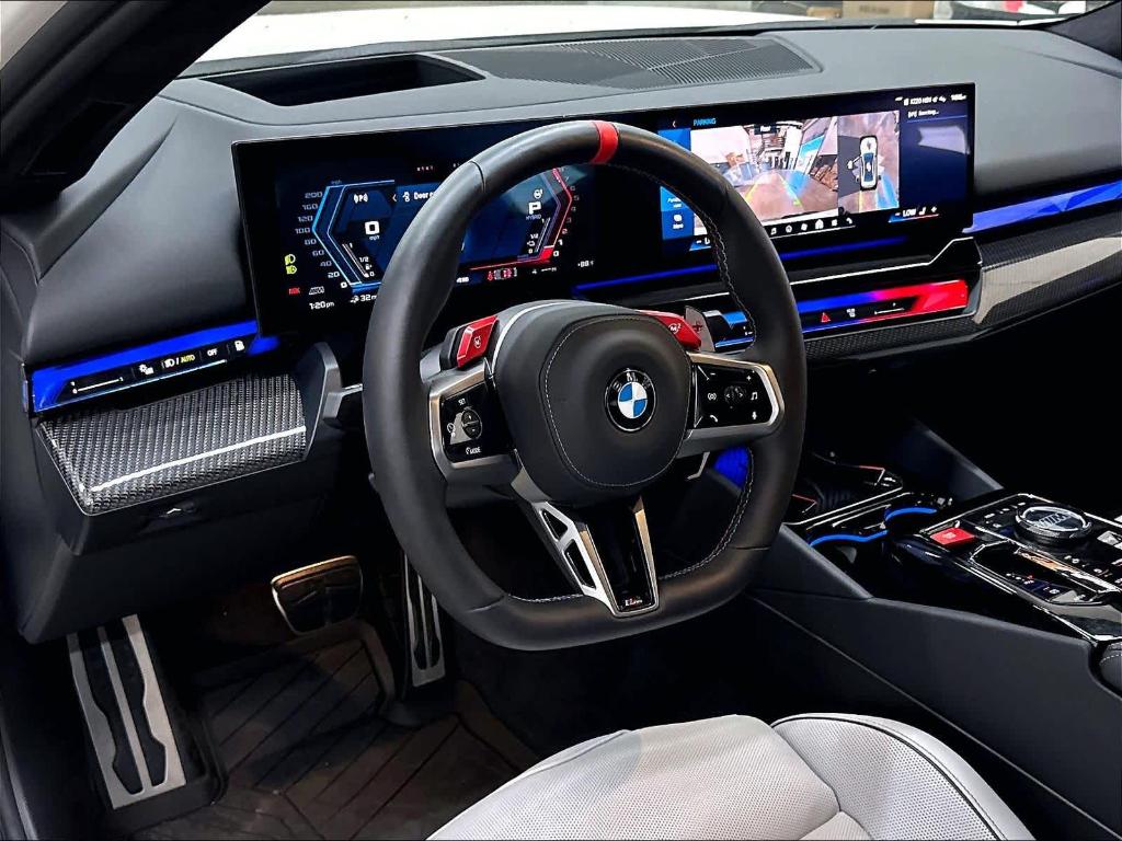 صورة مصغرة 14 لـ 2025 BMW M5 BASE