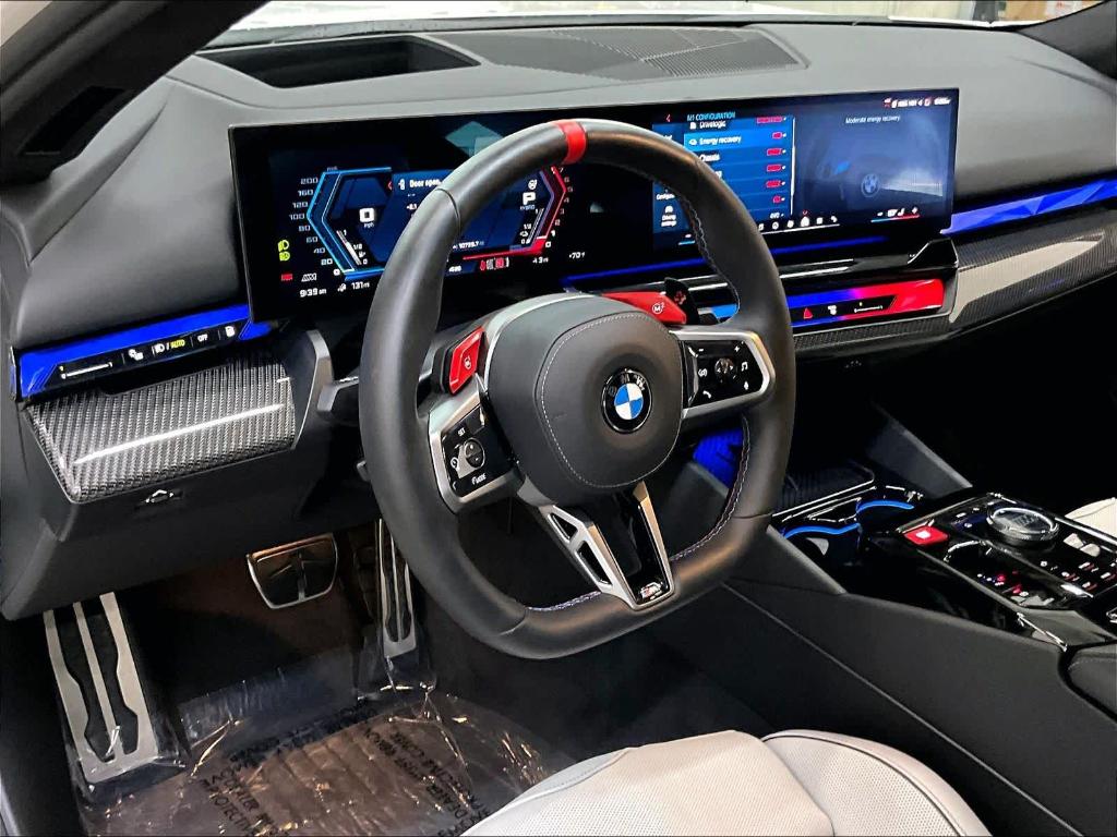 2025 BMW M5 BASE — фото 14