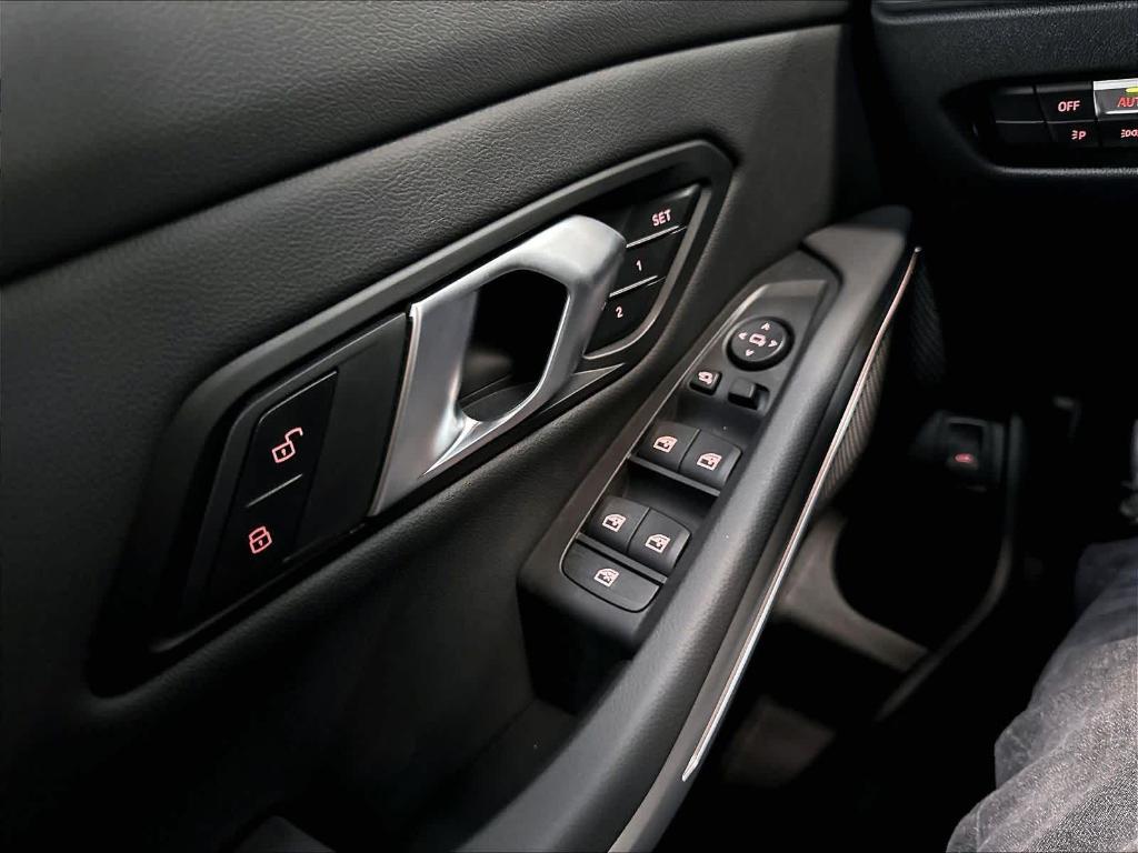 2026 BMW 330 I 缩略图 22