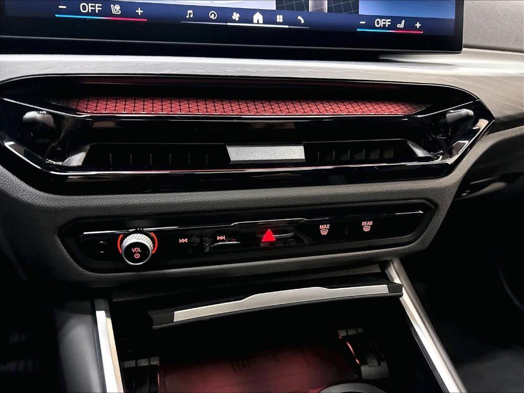 صورة مصغرة 31 لـ 2025 BMW 330 I