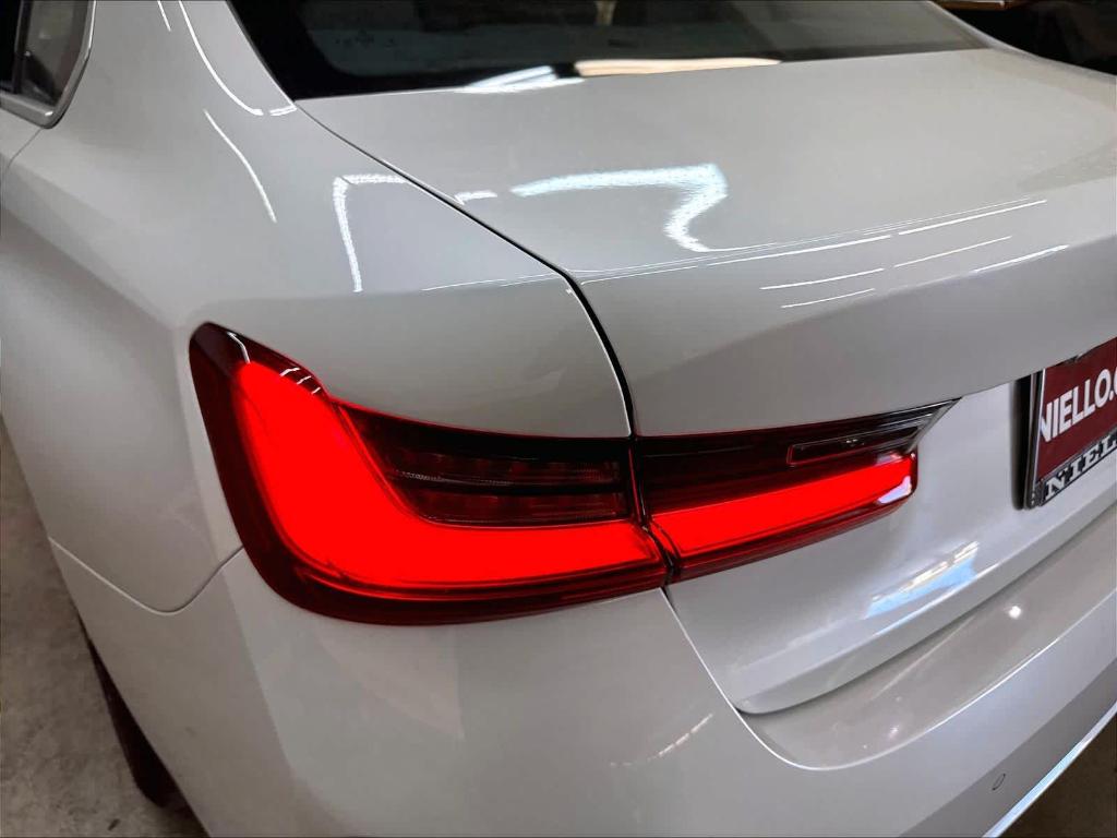 صورة مصغرة 28 لـ 2025 BMW 330 I