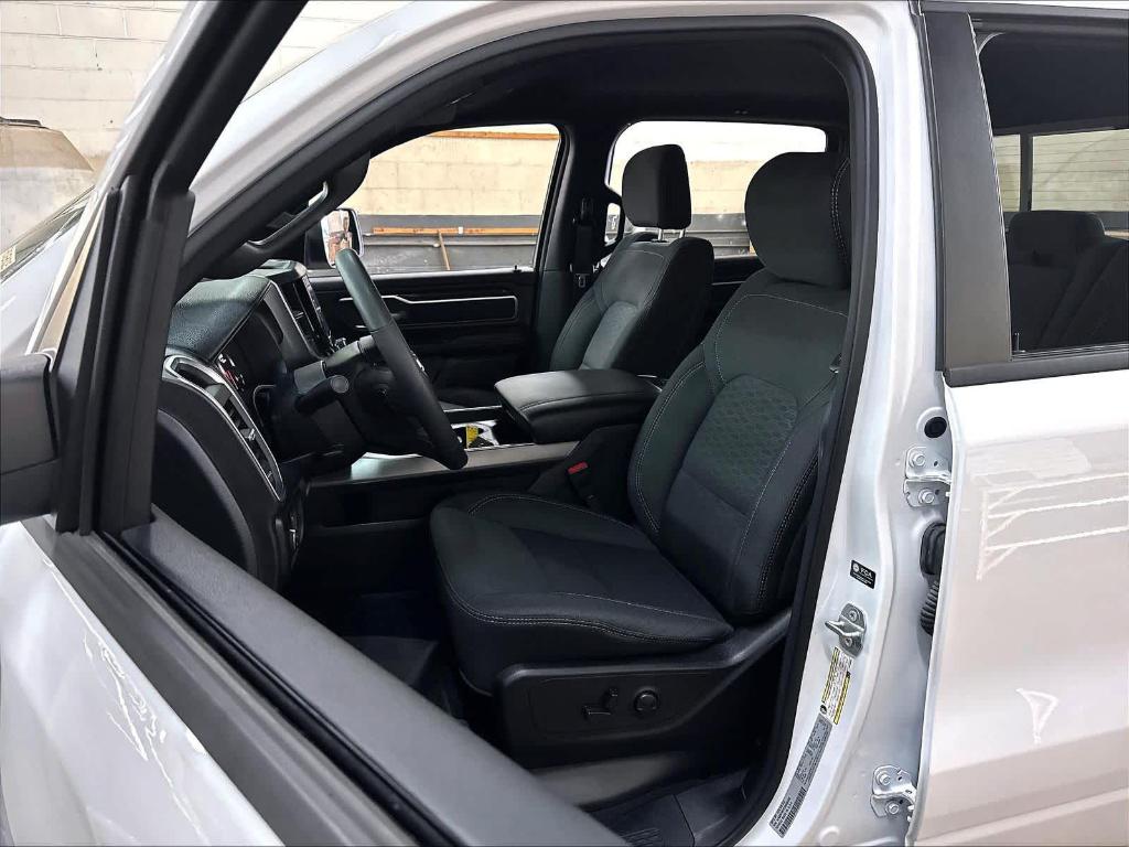2025 RAM 1500 BIG HORN/LONE STAR 缩略图 23