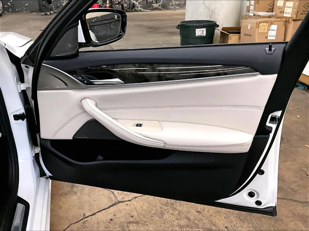 صورة مصغرة 24 لـ 2023 BMW 540 I