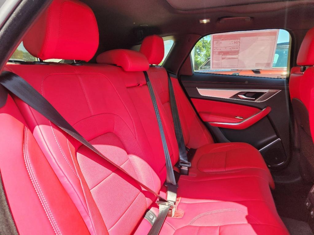 صورة مصغرة 11 لـ 2025 Jaguar F-PACE P250 R-DYNAMIC S