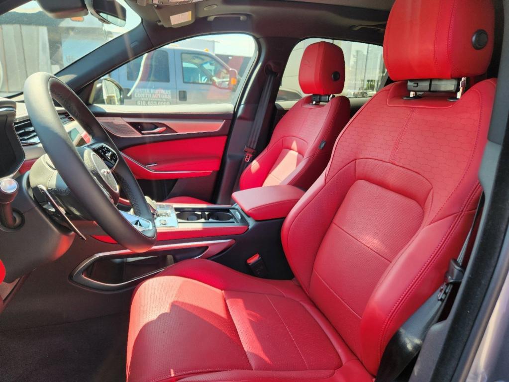 2025 Jaguar F-PACE P250 R-DYNAMIC S photo 8