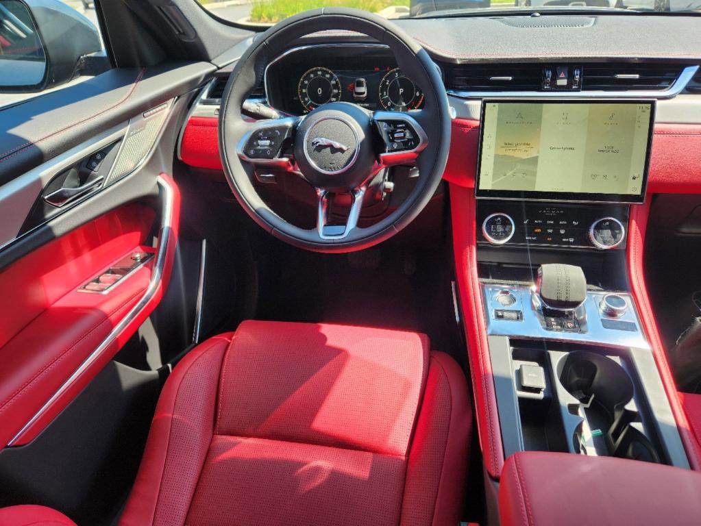 صورة مصغرة 14 لـ 2025 Jaguar F-PACE P250 R-DYNAMIC S