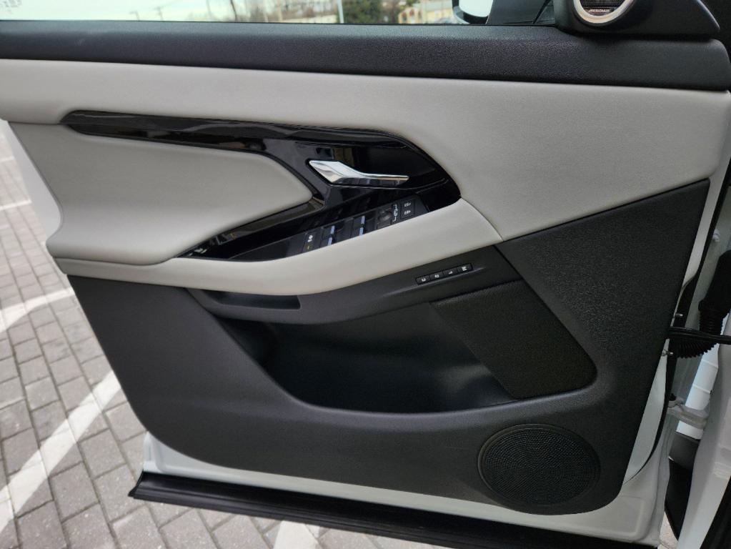 2024 LAND Rover RANGE ROVER EVOQUE CORE S — миниатюра 24