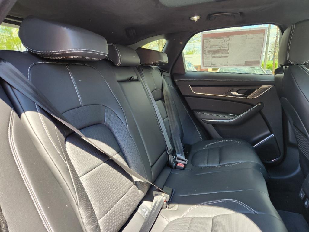 صورة مصغرة 12 لـ 2025 Jaguar F-PACE P250 R-DYNAMIC S