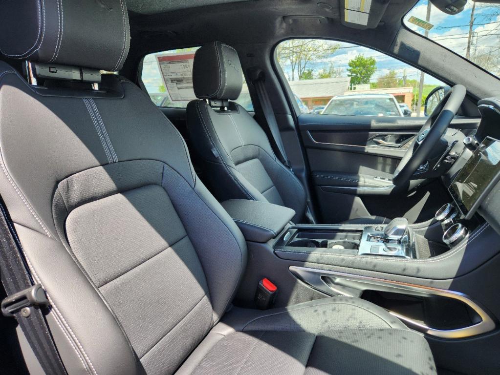صورة مصغرة 13 لـ 2025 Jaguar F-PACE P250 R-DYNAMIC S