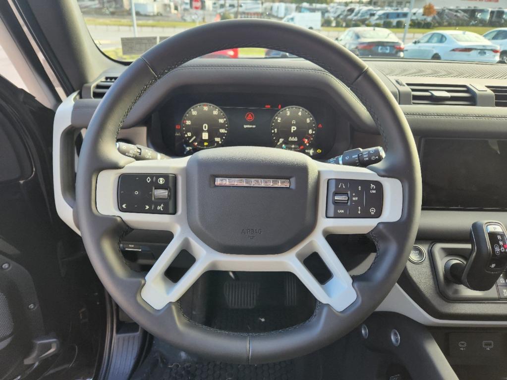 صورة مصغرة 13 لـ 2024 LAND Rover DEFENDER P300