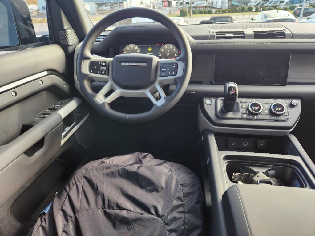 صورة مصغرة 12 لـ 2024 LAND Rover DEFENDER P300