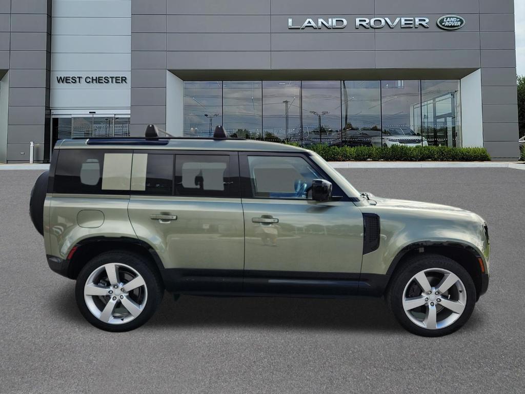 صورة 6 لـ 2025 LAND Rover DEFENDER P400 X-DYNAMIC SE