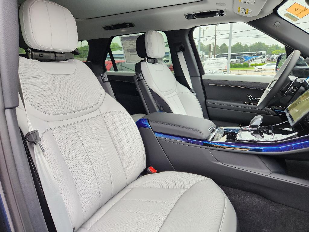 صورة مصغرة 12 لـ 2027 LAND Rover RANGE ROVER SPORT BATTERSEA EDITION