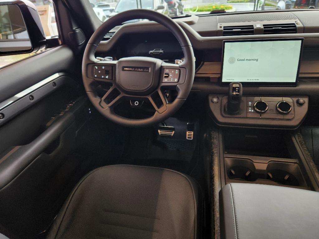 2025 LAND Rover DEFENDER OCTA EDITION ONE — миниатюра 14