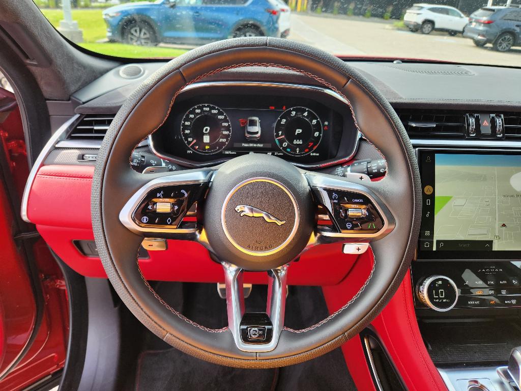 2026 Jaguar F-PACE SVR 575 EDITION — фото 18