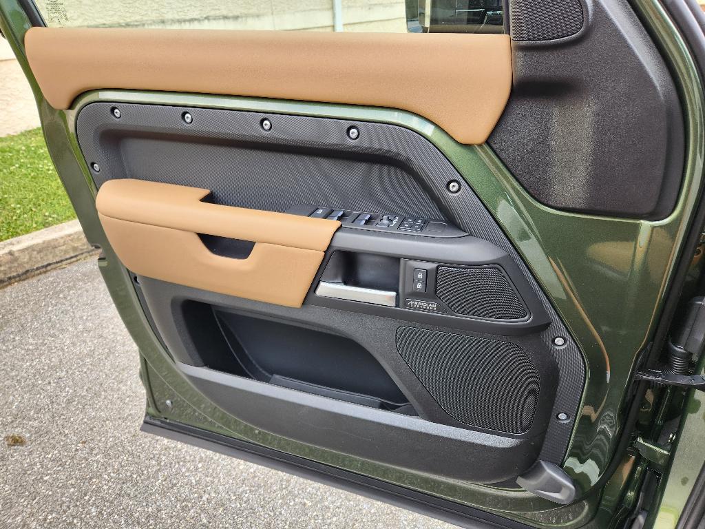2026 LAND Rover DEFENDER P400 X-DYNAMIC SE — миниатюра 16