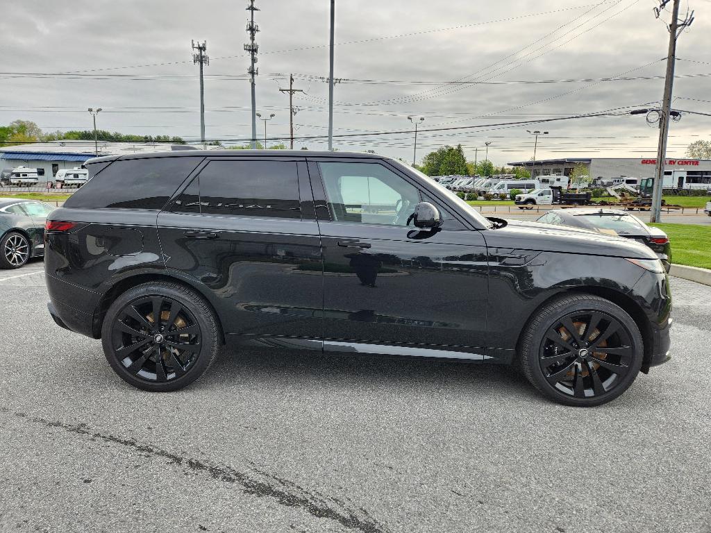 صورة 6 لـ 2023 LAND Rover RANGE ROVER SPORT FIRST EDITION