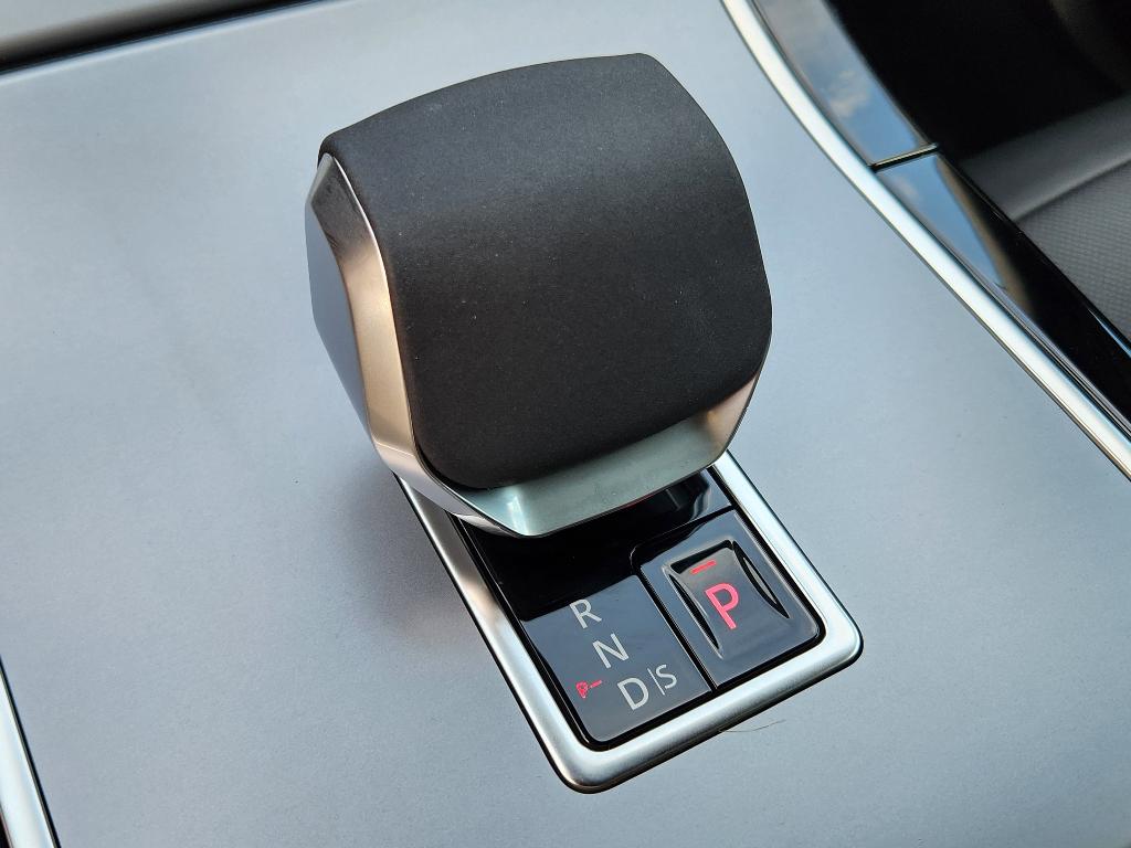 2025 LAND Rover RANGE ROVER EVOQUE CORE S — миниатюра 21