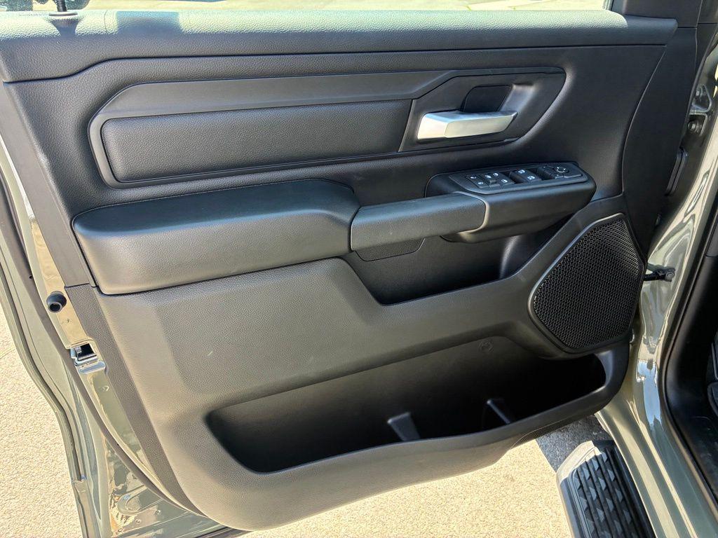 2026 RAM 1500 EXPRESS 缩略图 14