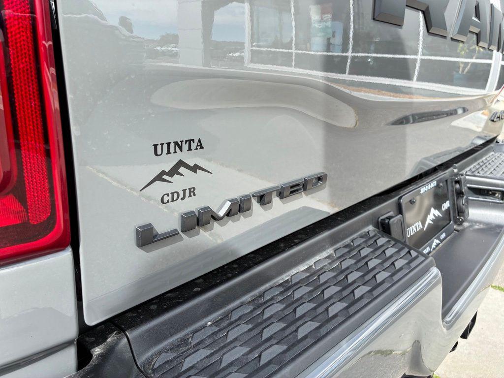صورة مصغرة 12 لـ 2026 RAM 3500 LIMITED MEGA CAB 4X4 6'4' BOX