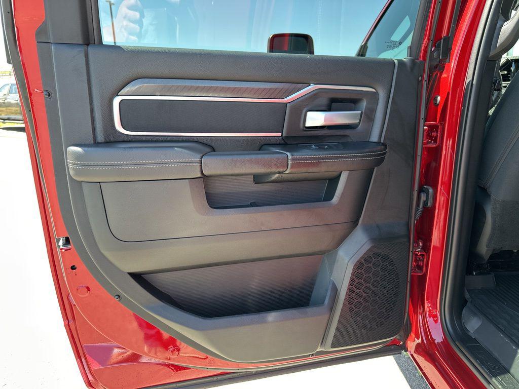2025 RAM 2500 BIG HORN CREW CAB 4X4 6'4' BOX — миниатюра 27