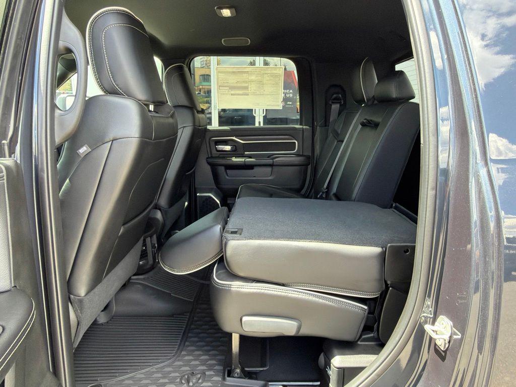 2026 RAM 3500 LARAMIE MEGA CAB 4X4 6'4' BOX — миниатюра 30