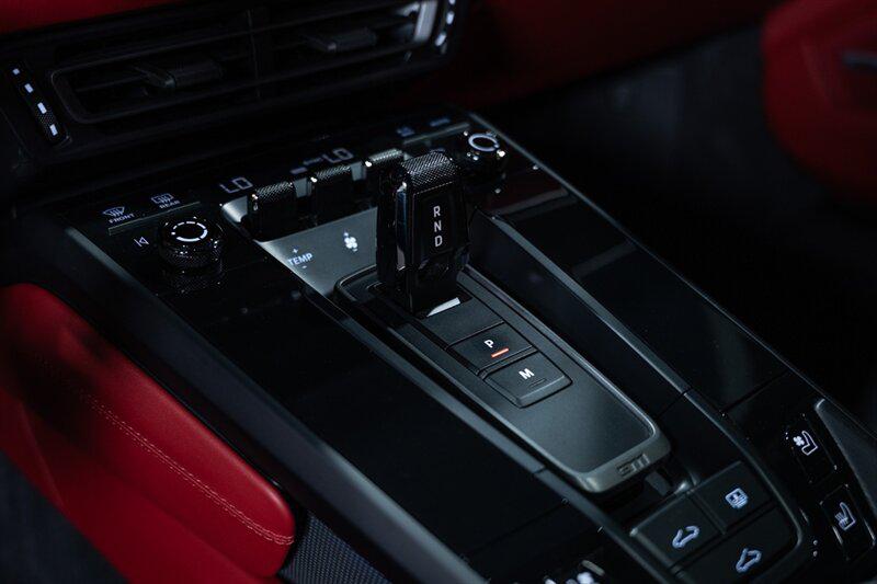 صورة مصغرة 50 لـ 2024 Porsche 911 CARRERA GTS