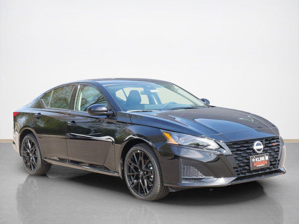 New 2026 Nissan Altima SR AWD
