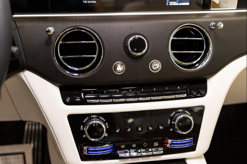 2024 ROLLS-ROYCE SPECTRE 缩略图 32