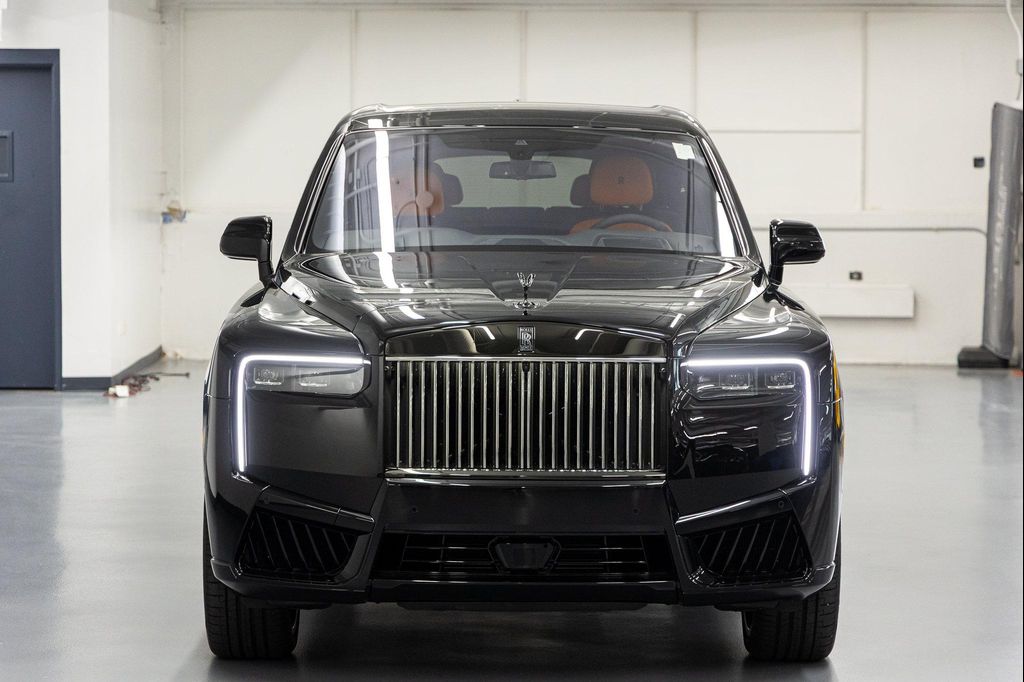 2027 ROLLS-ROYCE CULLINAN BLACK BADGE — фото 8
