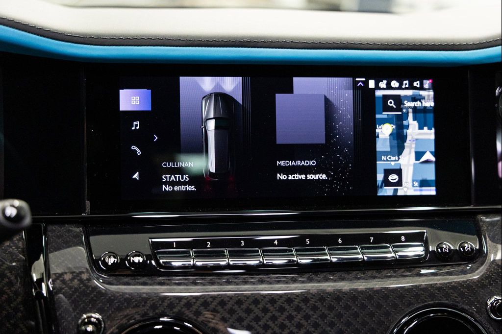 2025 ROLLS-ROYCE CULLINAN BLACK BADGE thumbnail 35