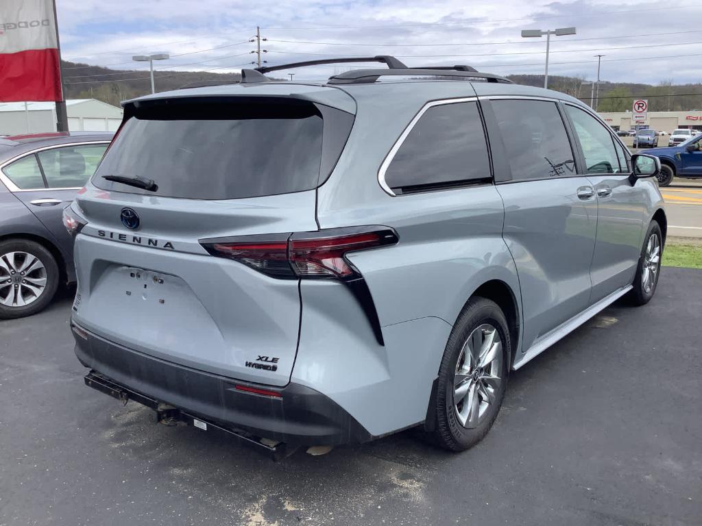 TOYOTA SIENNA - 2