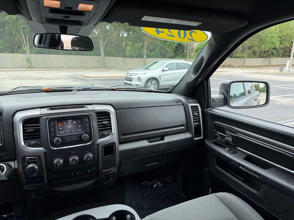 2024 RAM 1500 CLASSIC SLT — миниатюра 27