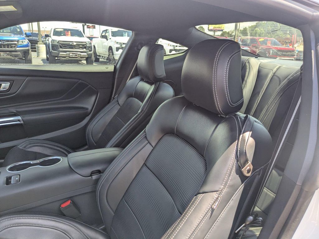 صورة مصغرة 13 لـ 2025 FORD MUSTANG GT PREMIUM
