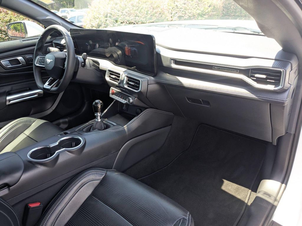 صورة مصغرة 26 لـ 2025 FORD MUSTANG GT PREMIUM