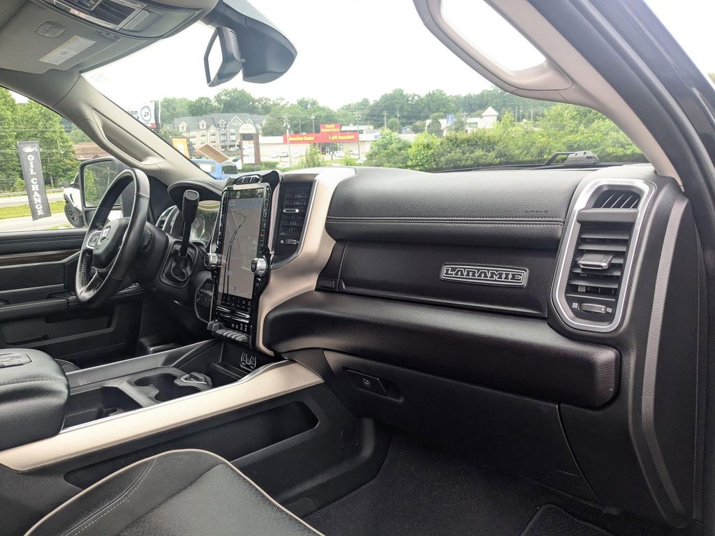 صورة مصغرة 27 لـ 2023 RAM 2500 LARAMIE CREW CAB 4X4 6'4' BOX