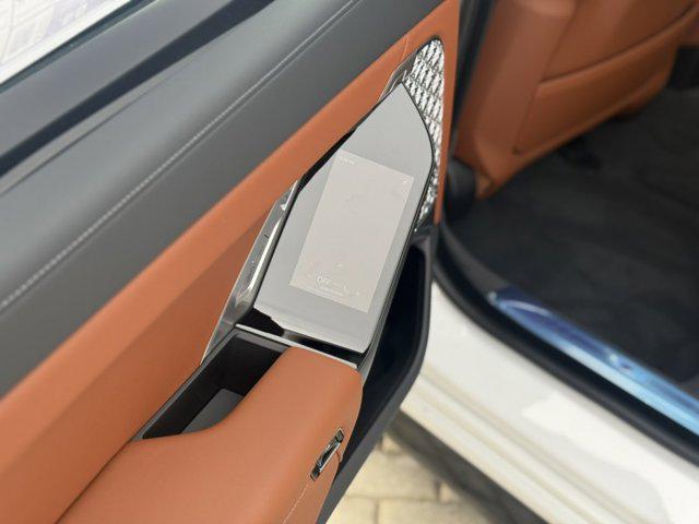 2026 BMW 750E I XDRIVE — миниатюра 18