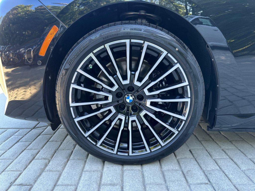 صورة مصغرة 20 لـ 2026 BMW I7 EDRIVE50