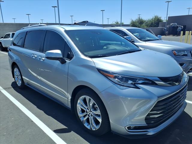 TOYOTA SIENNA - 2