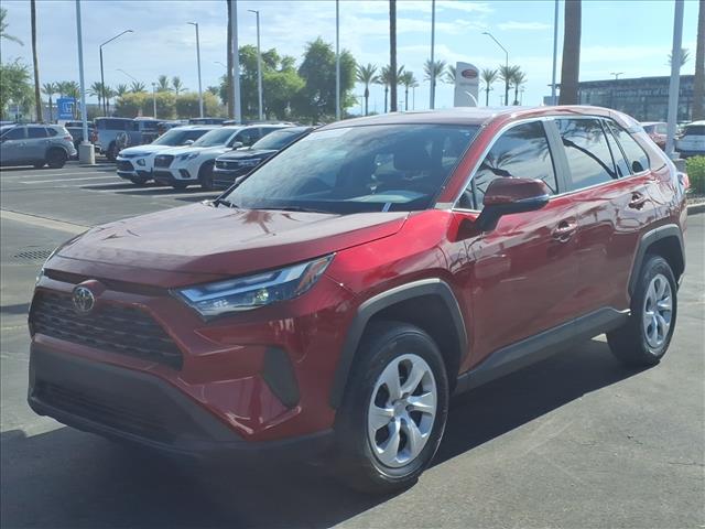 صورة 8 لـ 2025 Toyota RAV4 LE