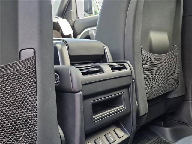2026 LAND Rover DEFENDER P300 S — миниатюра 23