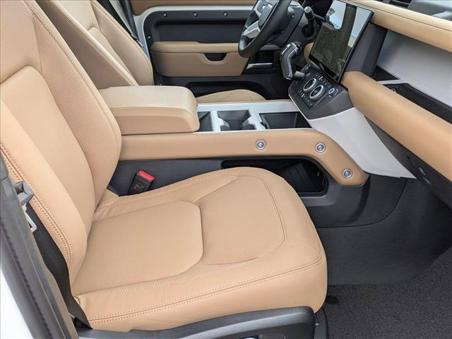 صورة مصغرة 18 لـ 2026 LAND Rover DEFENDER P300 S