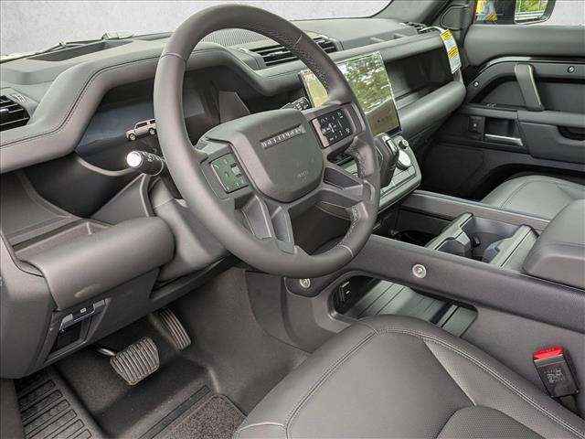 2026 LAND Rover DEFENDER P400 OUTBOUND — фото 3